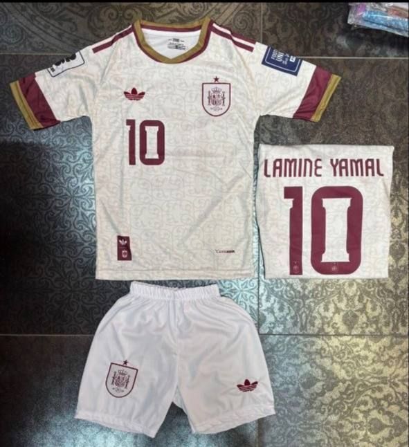 Форма футбольна 2005